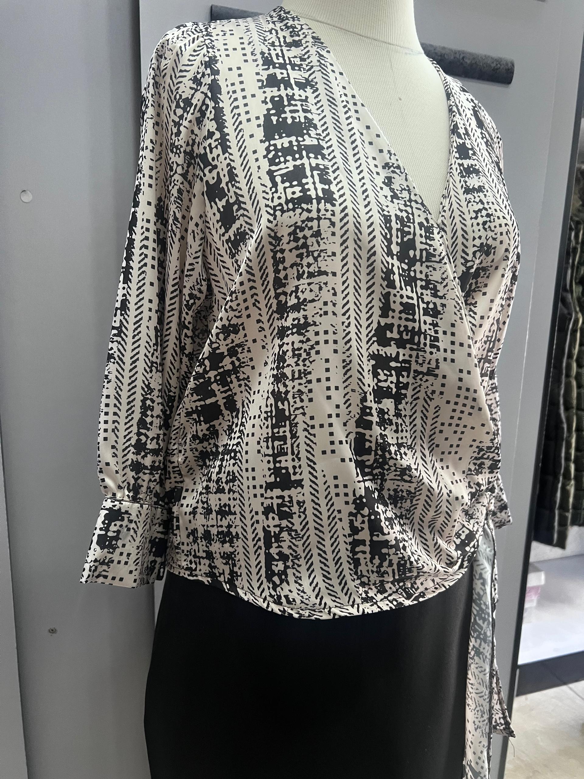 بلوز مجلسی چپ و راستی طرحدار مشکی کرم گرهای