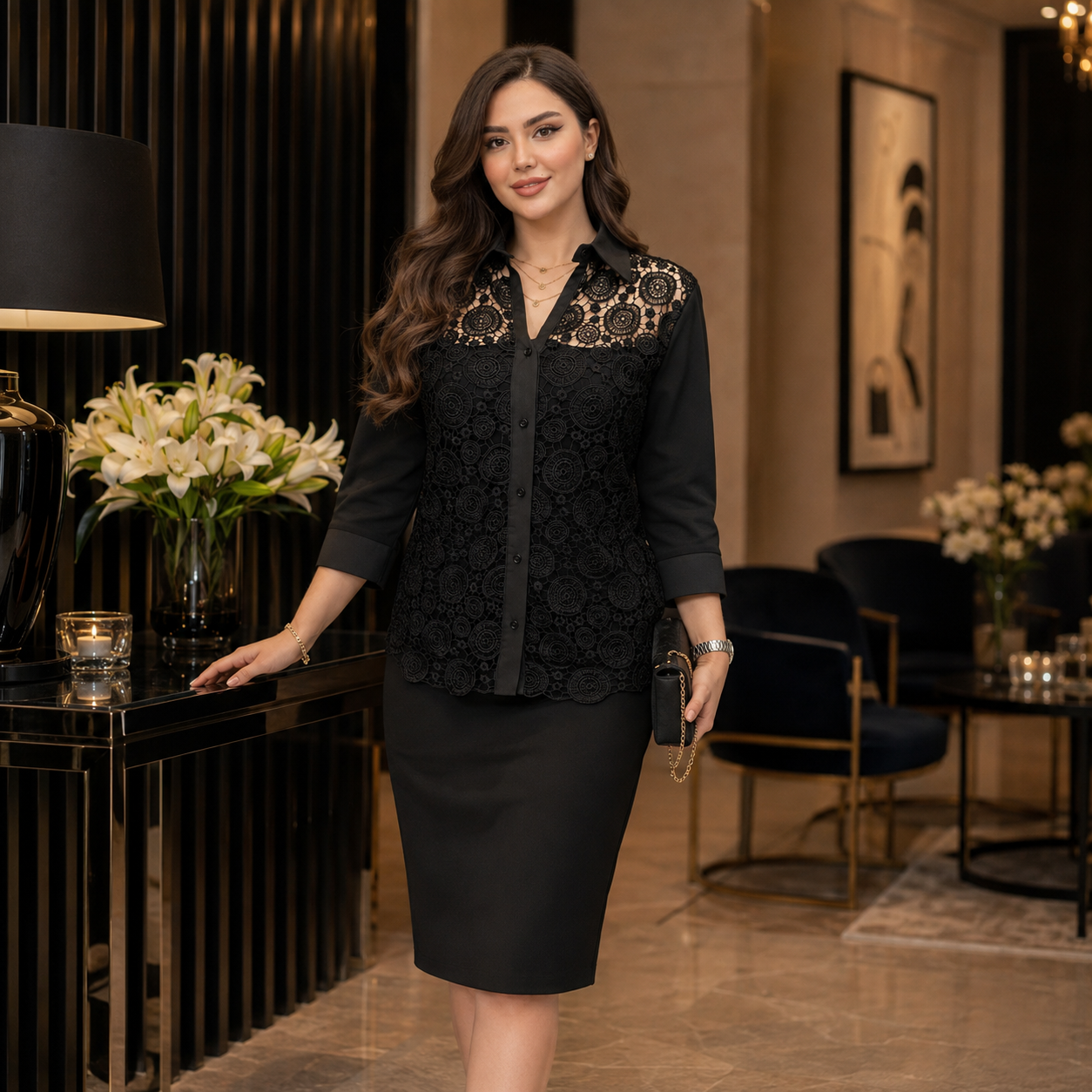 بلوز مجلسی مشکی با بالاتنه گیپور طرح‌دار و یقه کلاسیک